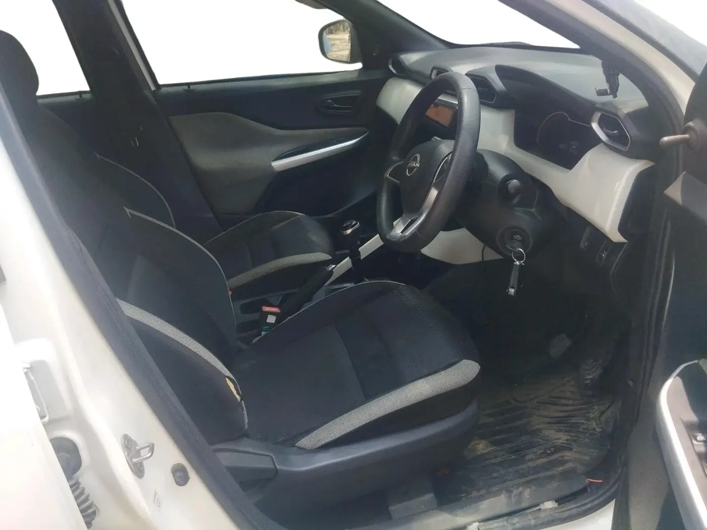 2023 Nissan MAGNITE XE, Petrol, Manual, 39,988 km, interior
