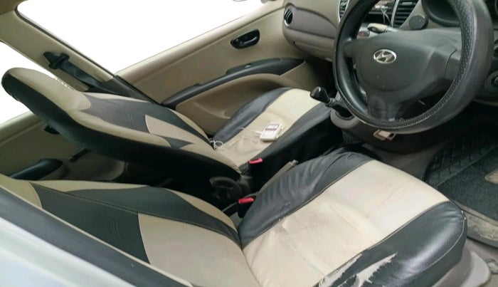 2013 Hyundai i10 ERA 1.1, Petrol, Manual, 1,33,744 km, interior