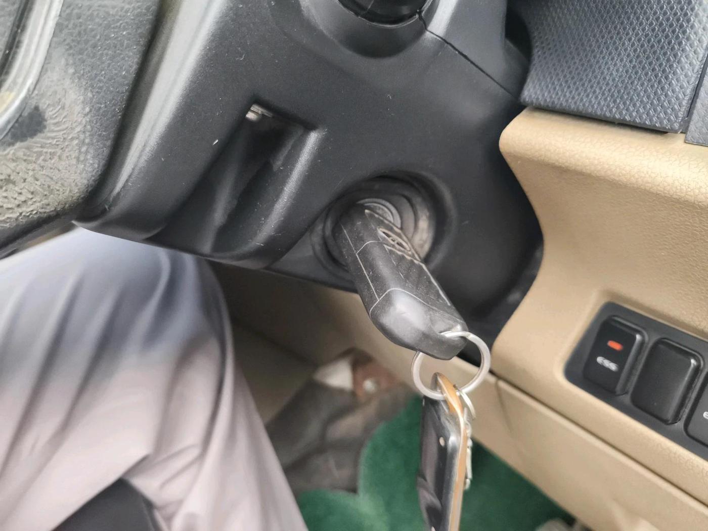 2019 Mahindra TUV 300 PLUS P4, Diesel, Manual, 1,03,040 km, interior