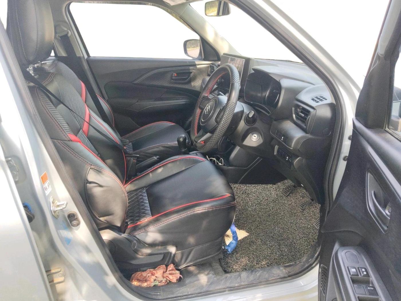 2025 Maruti Swift LXi, Petrol, Manual, 13,651 km, interior