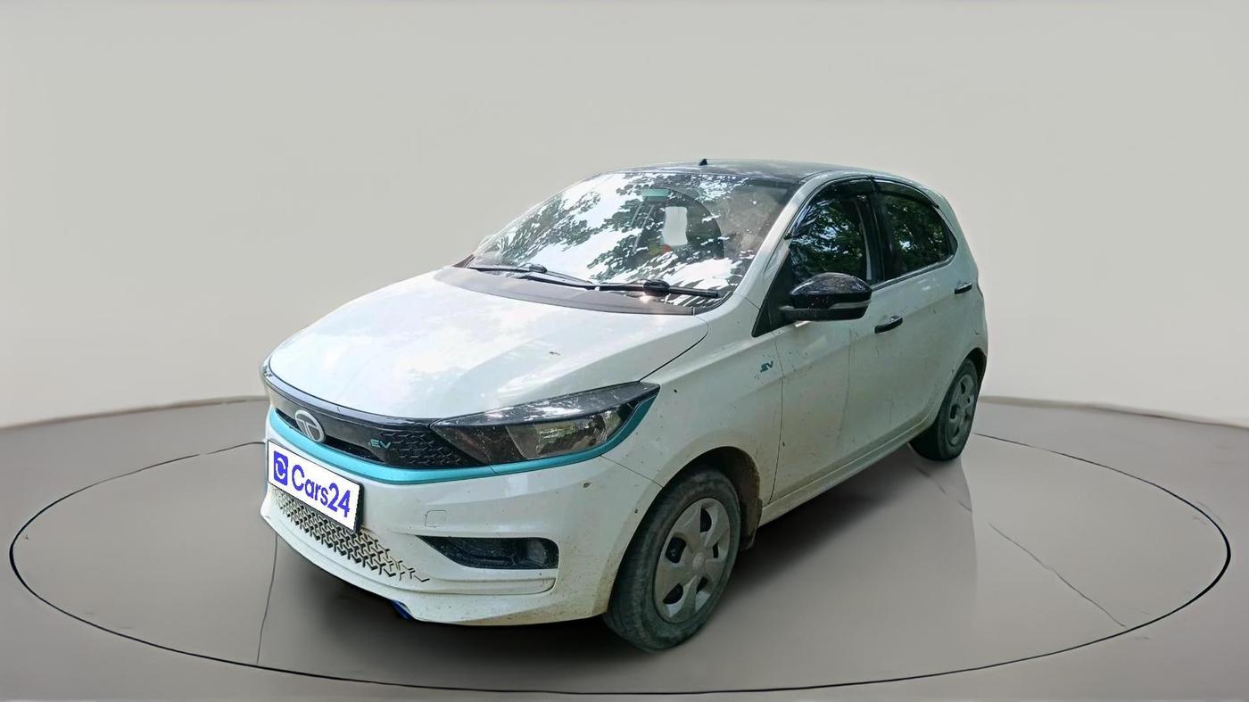 2024 Tata TIAGO EV XT LONG RANGE, Electric, Automatic, 39,220 km, exterior