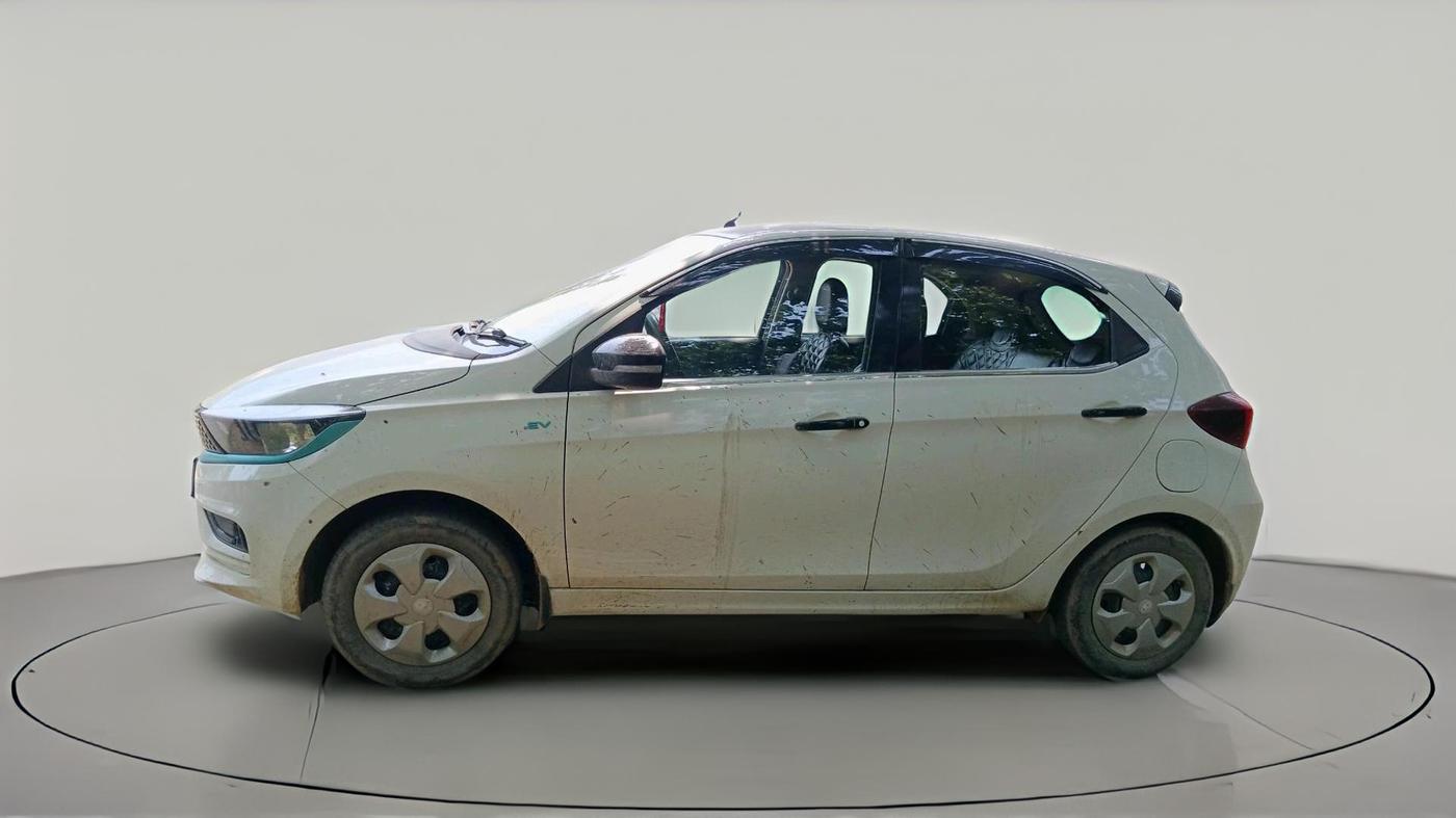 2024 Tata TIAGO EV XT LONG RANGE, Electric, Automatic, 39,220 km, exterior