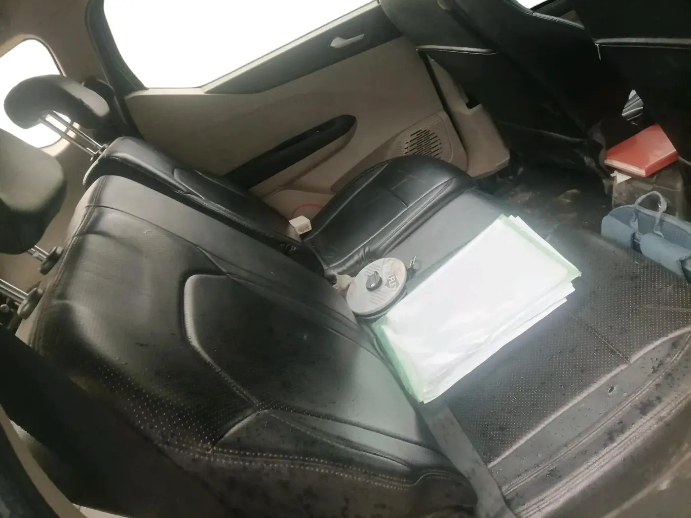 2020 Renault TRIBER RXZ AMT, CNG, Automatic, 57,642 km, interior