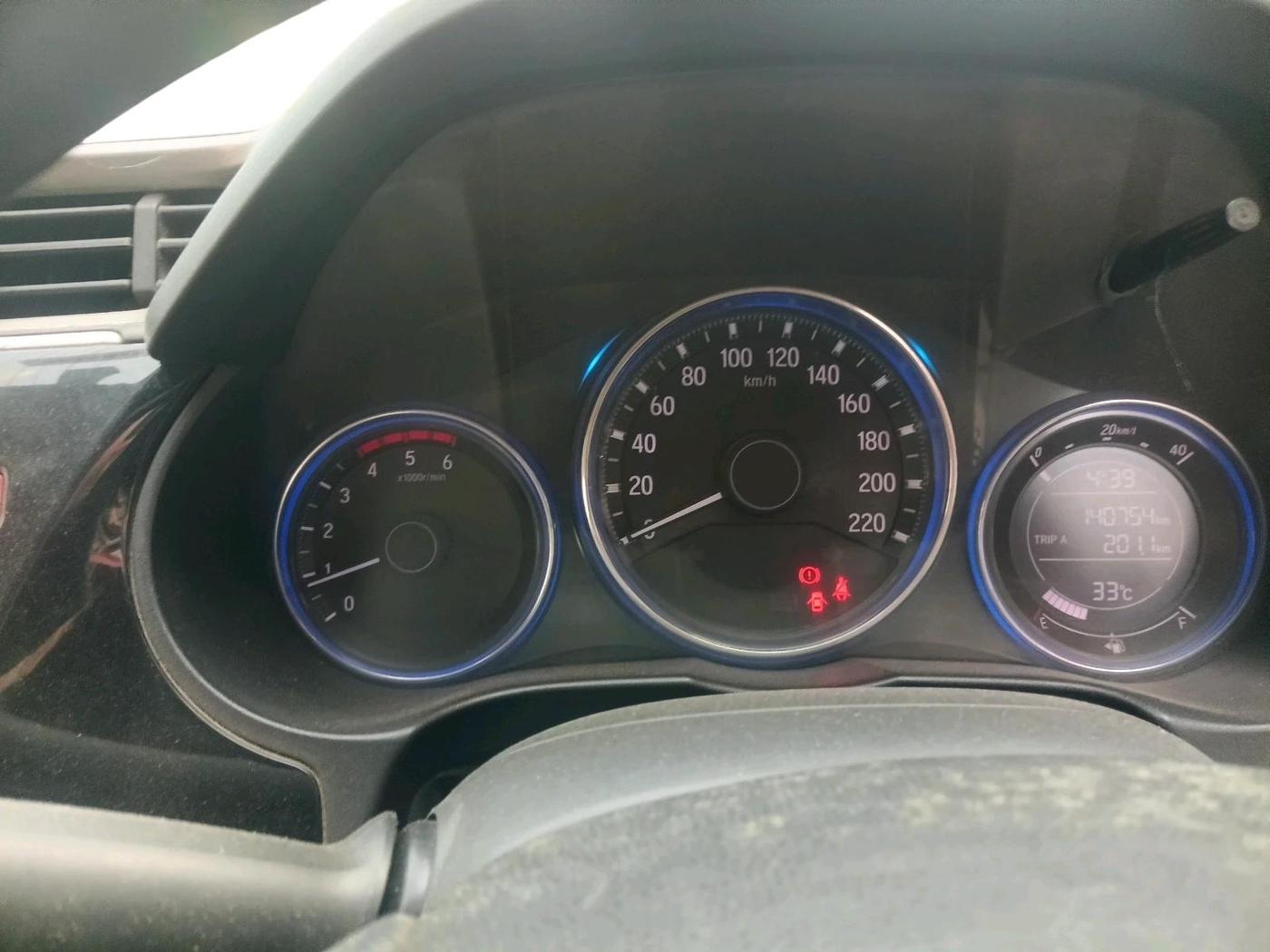 2015 Honda City 1.5L I-DTEC V, Diesel, Manual, 1,40,754 km, interior