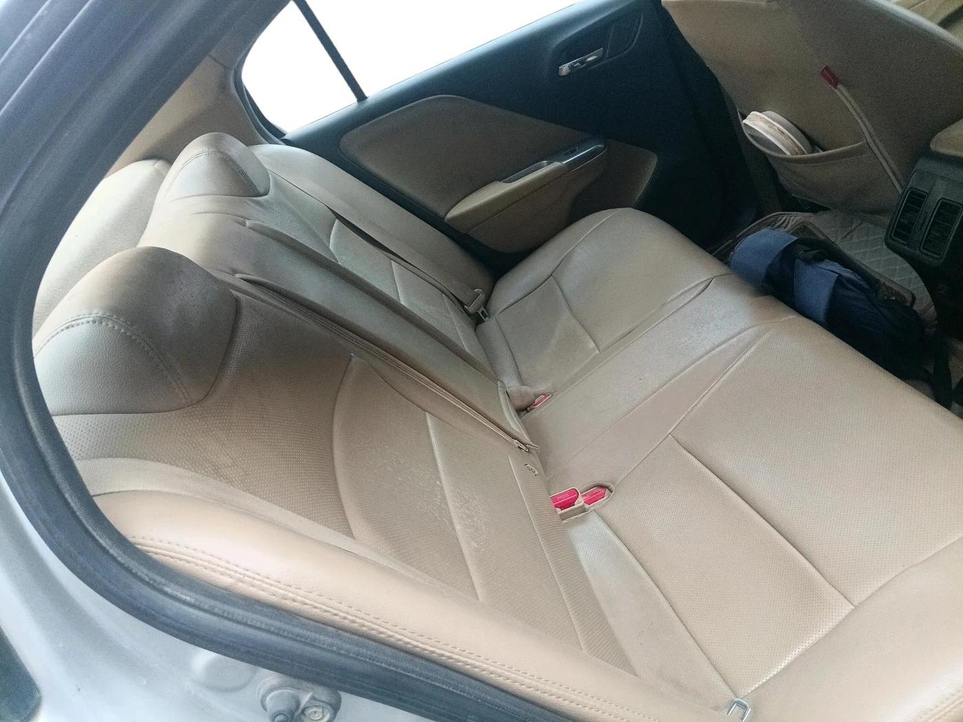2015 Honda City 1.5L I-DTEC V, Diesel, Manual, 1,40,754 km, interior