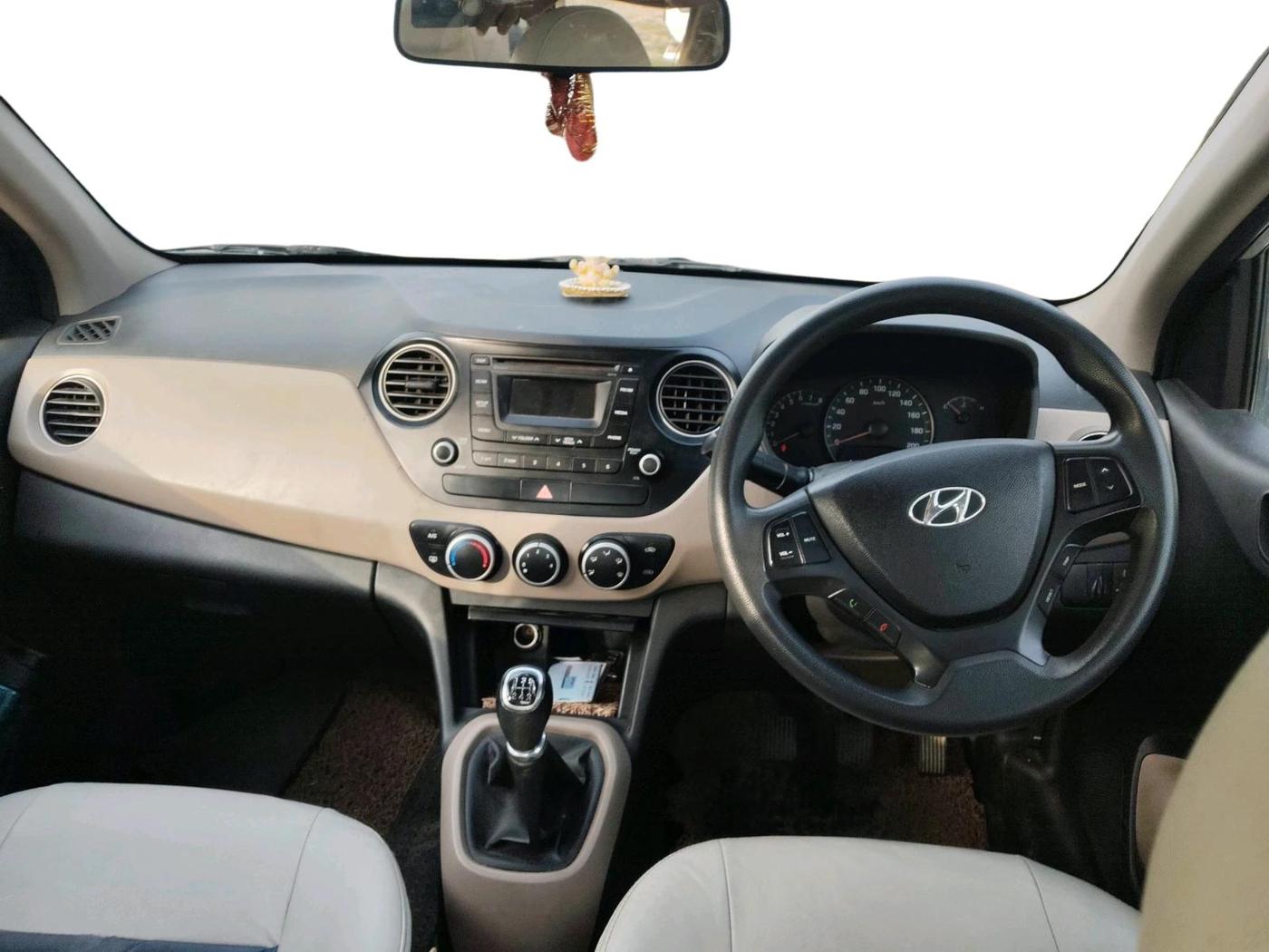 2015 Hyundai Xcent S 1.2, Petrol, Manual, 66,064 km, interior
