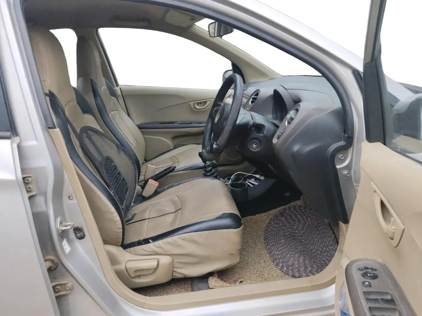 2013 Honda Brio S MT, Petrol, Manual, 81,772 km, interior