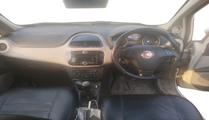 2015 Fiat Punto EVO EMOTION 1.3 MULTIJET, Diesel, Manual, 1,14,897 km, interior