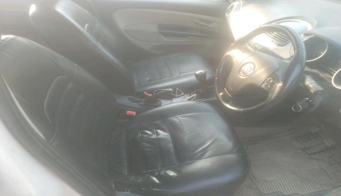2015 Fiat Punto EVO EMOTION 1.3 MULTIJET, Diesel, Manual, 1,14,897 km, interior