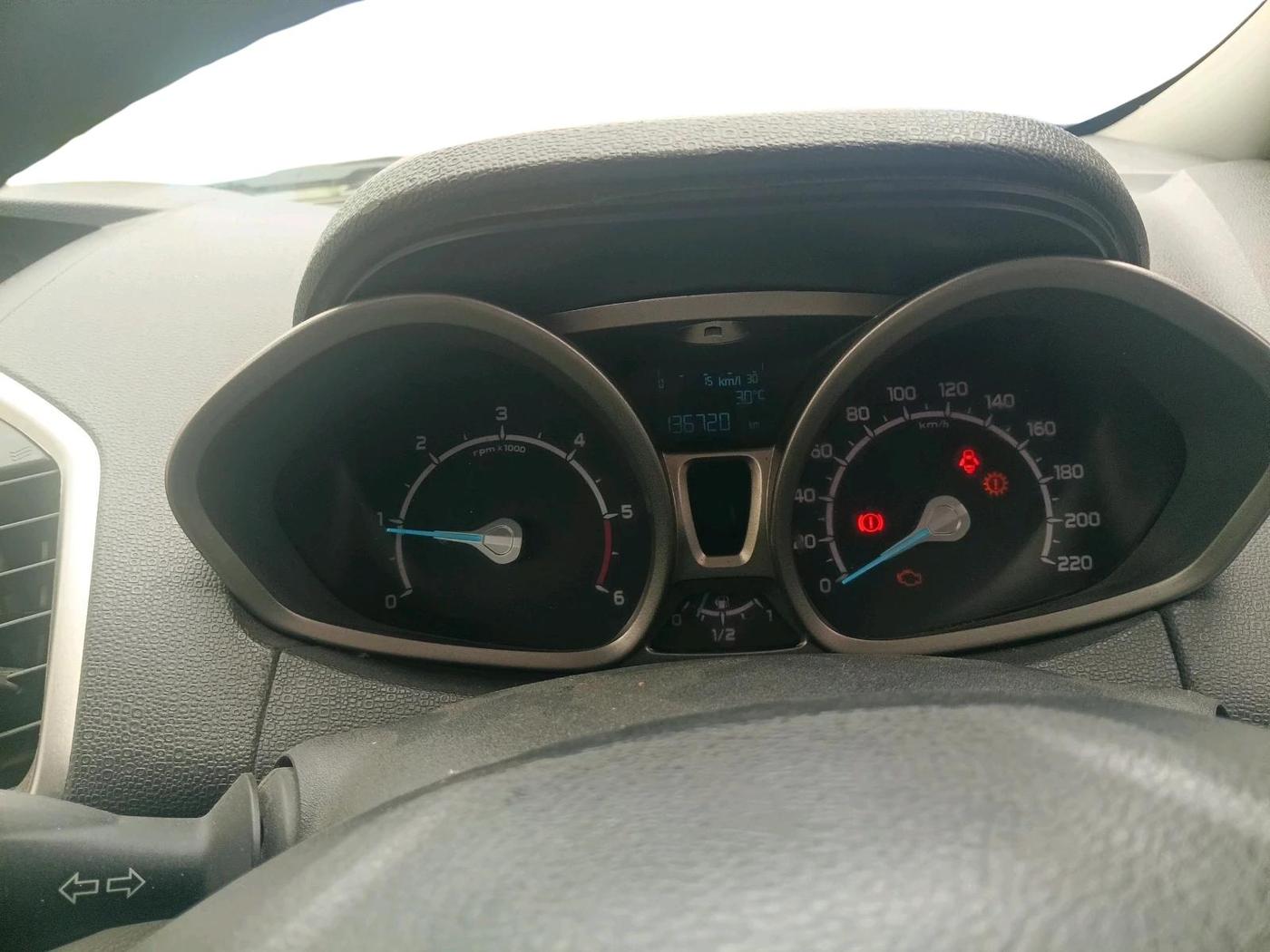 2015 Ford Ecosport TREND 1.5L DIESEL, Diesel, Manual, 1,36,720 km, interior