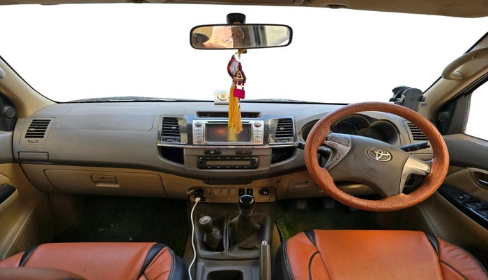 2012 Toyota Fortuner 3.0 4X4 MT, Diesel, Manual, 1,73,085 km, interior