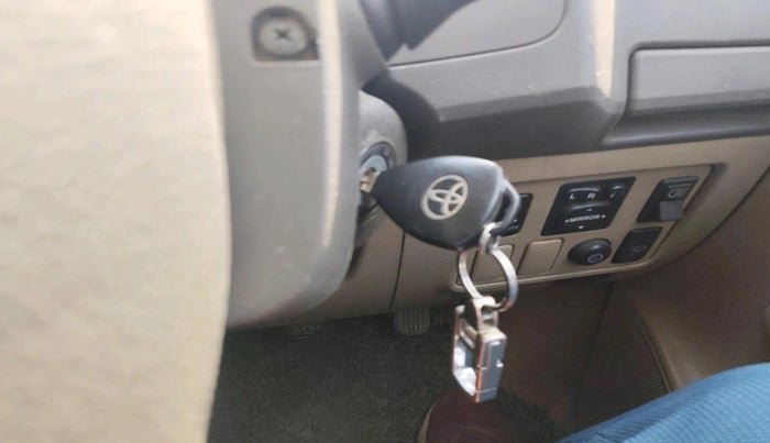 2012 Toyota Fortuner 3.0 4X4 MT, Diesel, Manual, 1,73,085 km, interior