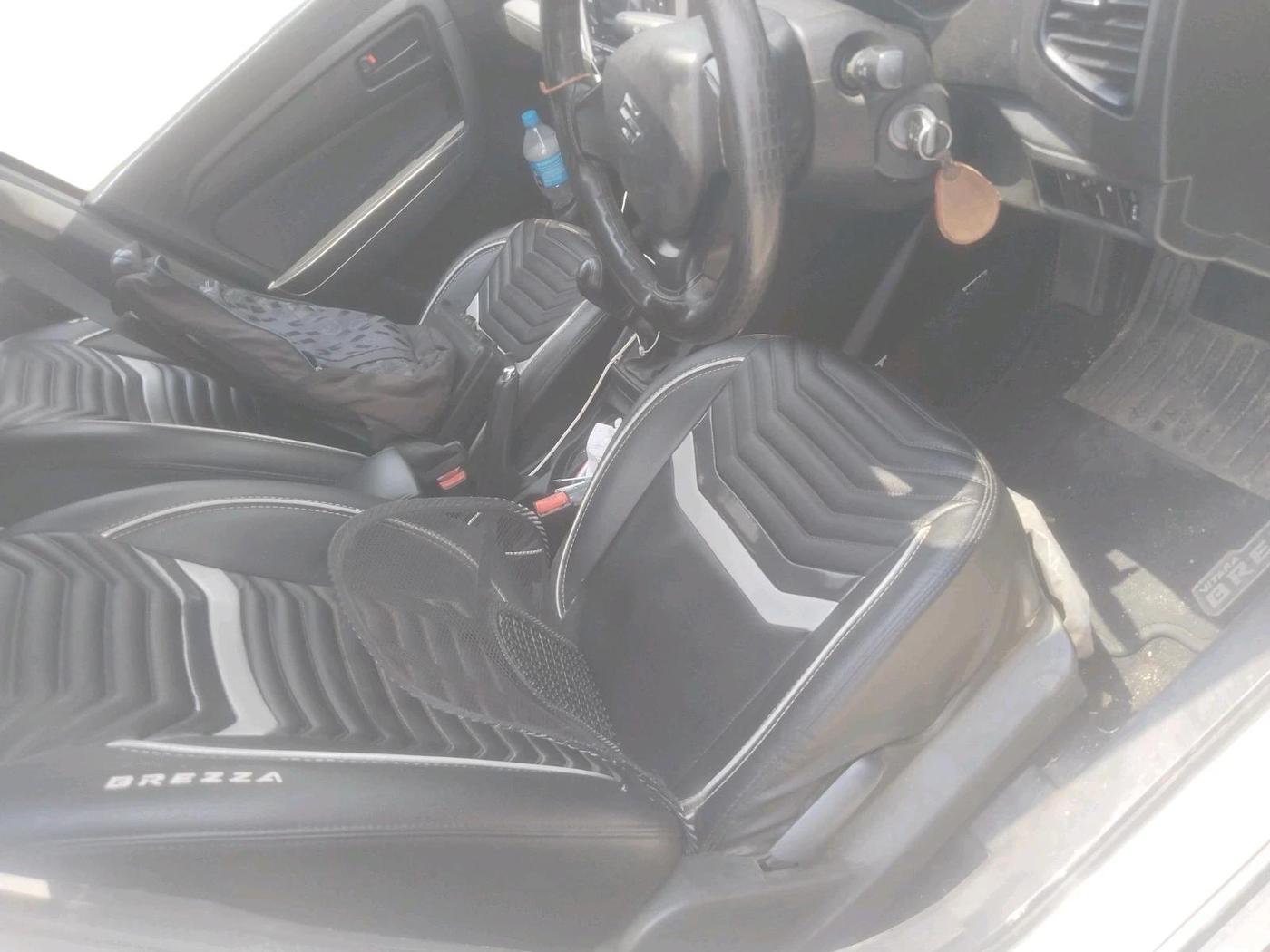2021 Maruti Vitara Brezza LXI, Petrol, Manual, 80,984 km, interior