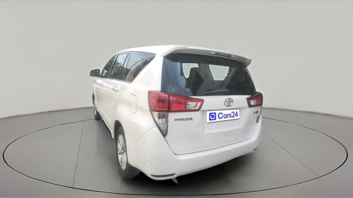 2016 Toyota Innova Crysta 2.4 VX 7 STR, Diesel, Manual, 1,72,925 km, exterior