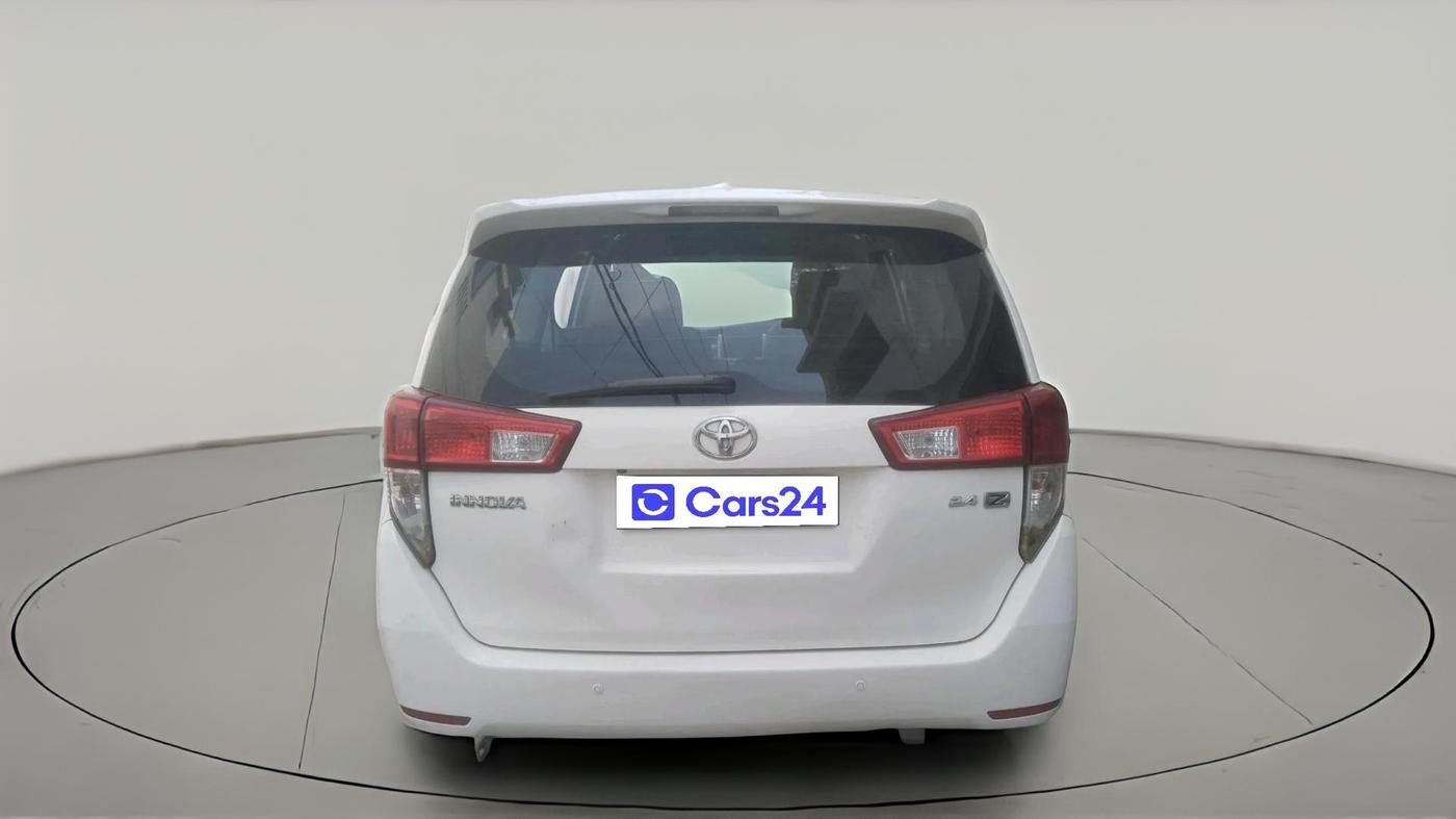 2016 Toyota Innova Crysta 2.4 VX 7 STR, Diesel, Manual, 1,72,925 km, exterior
