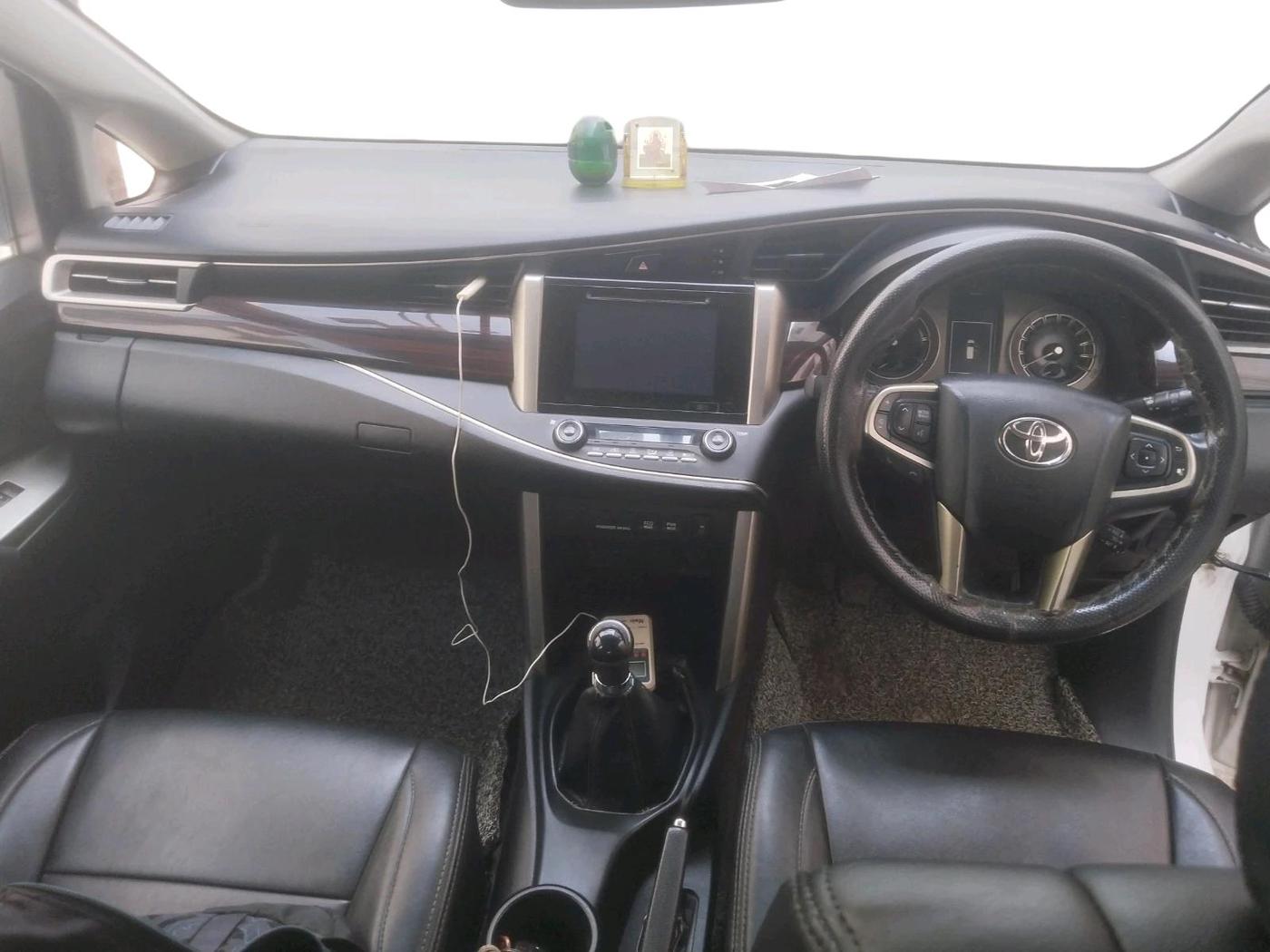 2016 Toyota Innova Crysta 2.4 VX 7 STR, Diesel, Manual, 1,72,925 km, interior