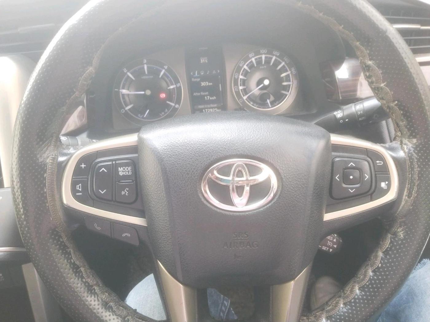 2016 Toyota Innova Crysta 2.4 VX 7 STR, Diesel, Manual, 1,72,925 km, interior