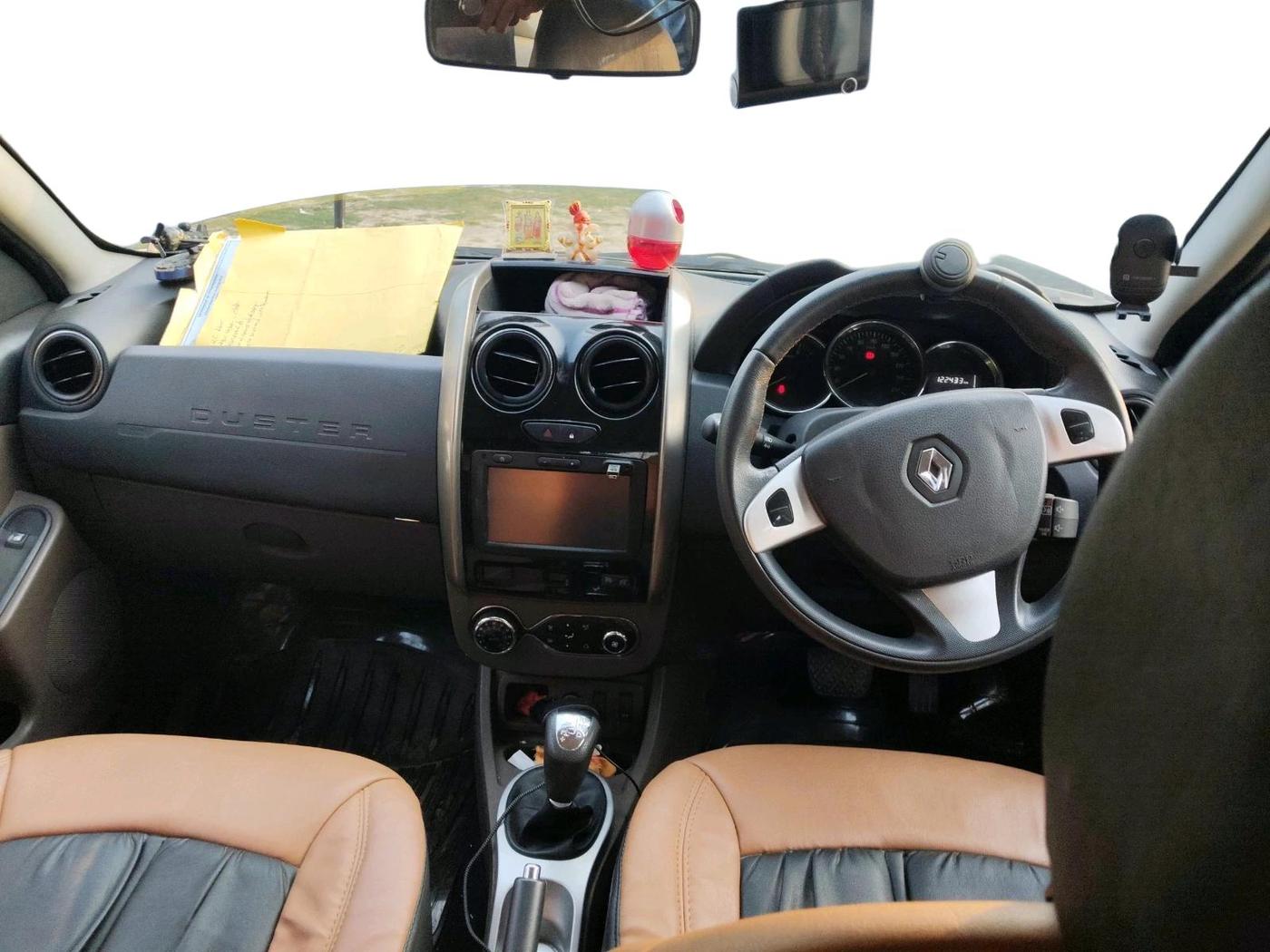 2016 Renault Duster 110 PS RXZ 4X2 AMT DIESEL, Diesel, Automatic, 1,22,433 km, interior
