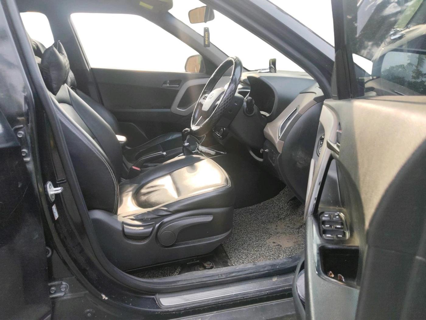 2016 Hyundai Creta SX PLUS 1.6 PETROL, Petrol, Manual, 1,01,334 km, interior