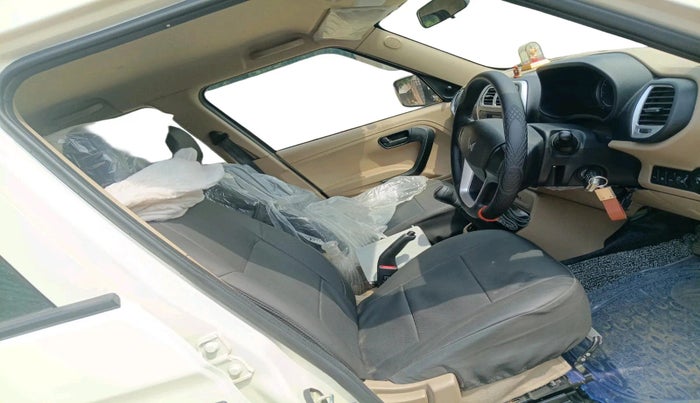 2024 Mahindra BOLERO NEO N 8, Diesel, Manual, 7,640 km, interior