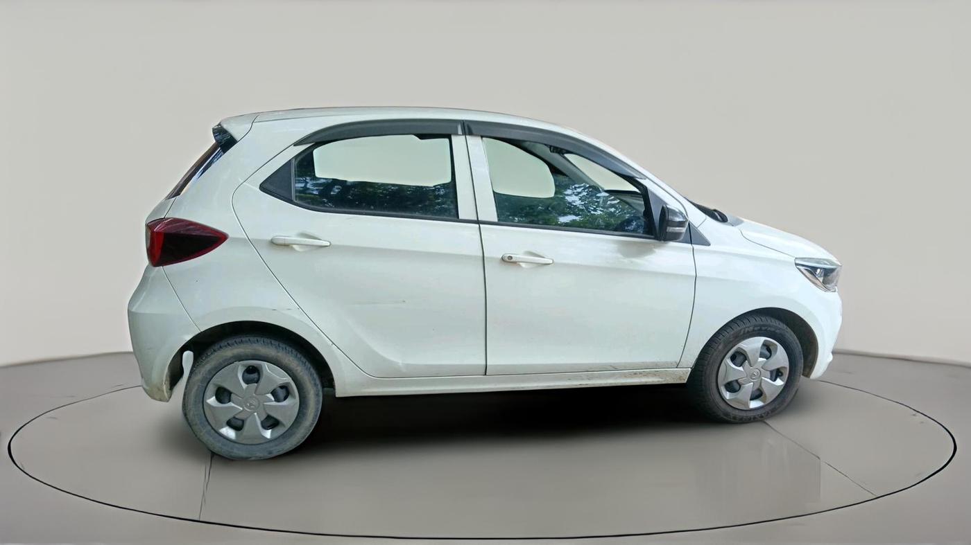 2022 Tata Tiago XT CNG, CNG, Manual, 88,567 km, exterior