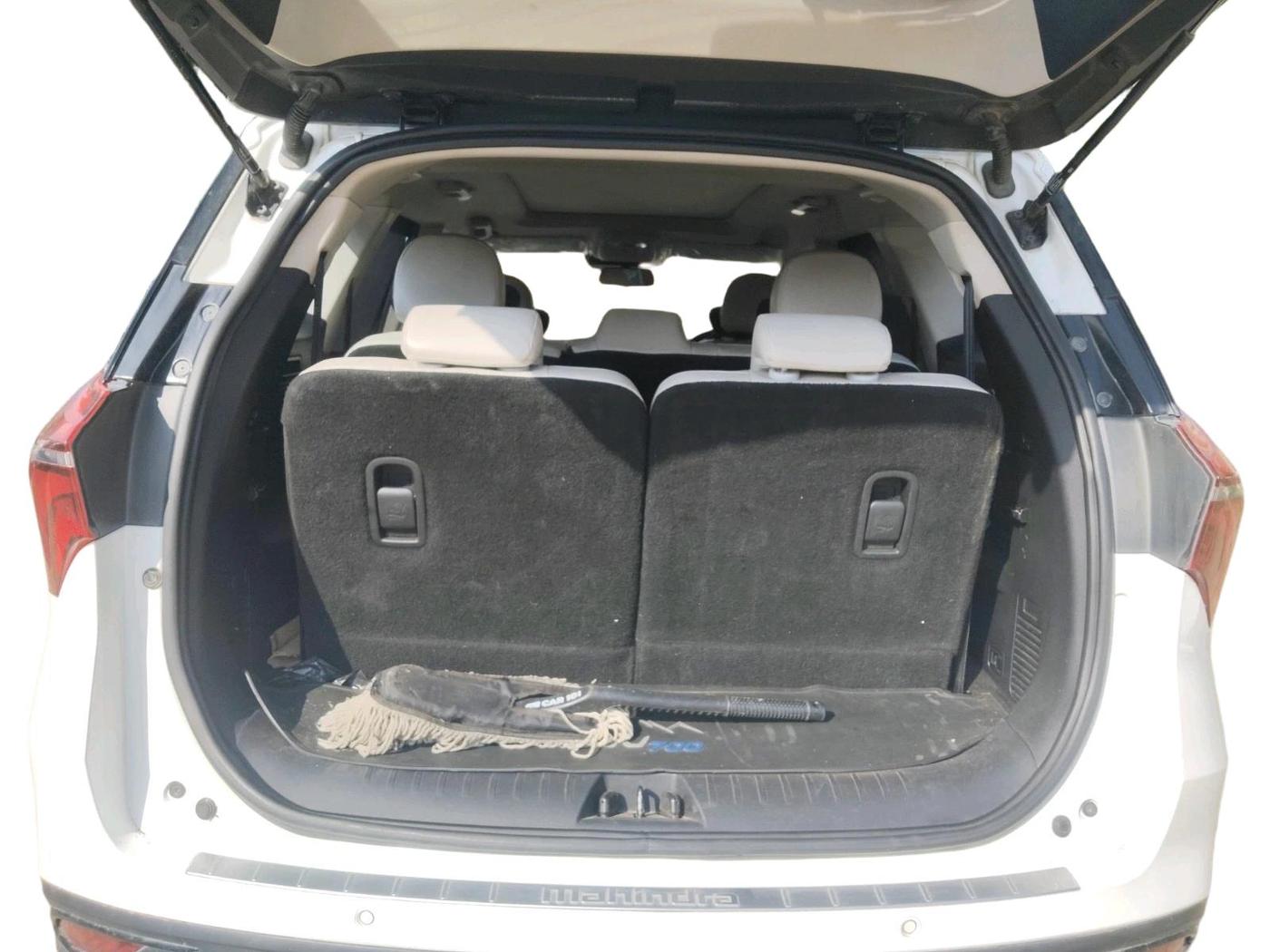 2022 Mahindra XUV700 AX 7 D MT 7 STR, Diesel, Manual, 83,000 km, exterior