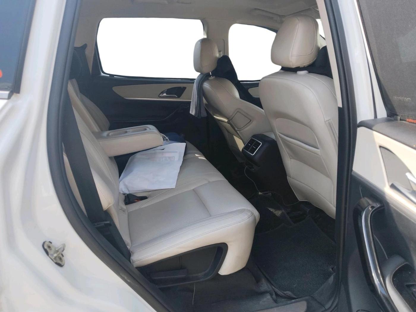 2022 Mahindra XUV700 AX 7 D MT 7 STR, Diesel, Manual, 83,000 km, interior