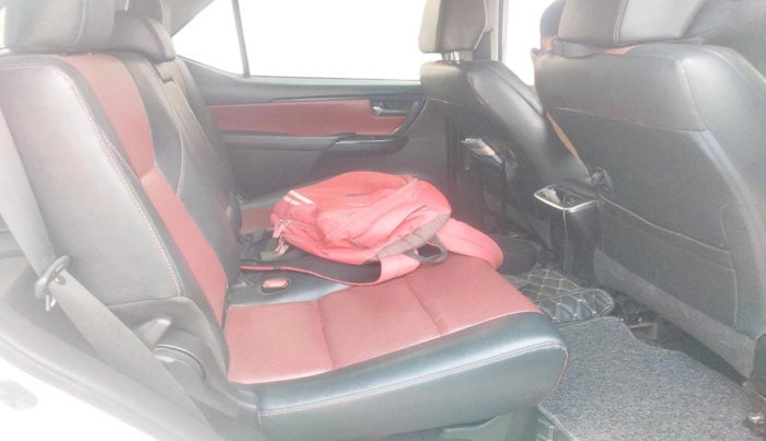 2021 Toyota Fortuner 4X4 AT 2.8 LEGENDER, Diesel, Automatic, 83,593 km, interior