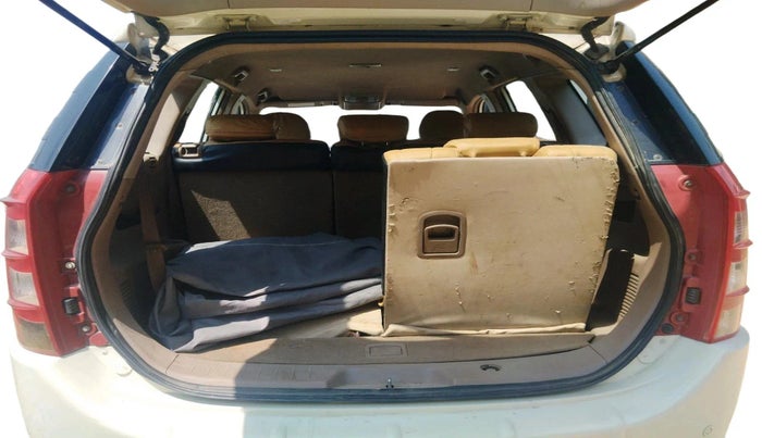 2015 Mahindra XUV500 W8, Diesel, Manual, 1,09,151 km, exterior