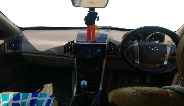 2015 Mahindra XUV500 W8, Diesel, Manual, 1,09,151 km, interior