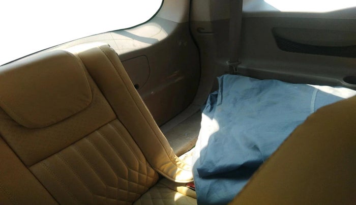 2015 Mahindra XUV500 W8, Diesel, Manual, 1,09,151 km, interior