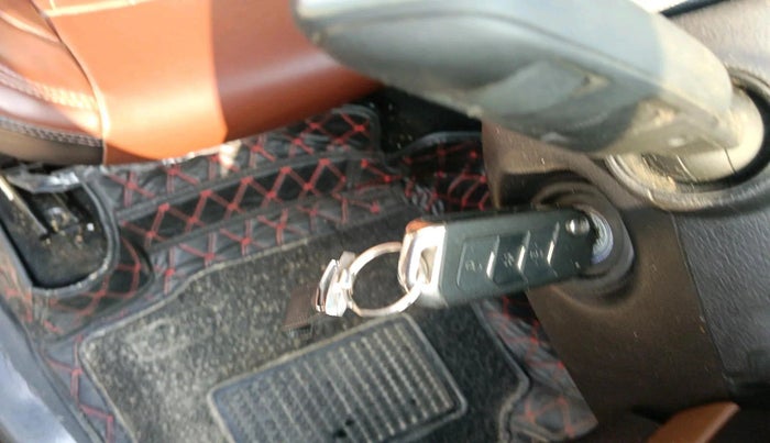 2023 Mahindra SCORPIO-N Z4 PETROL MT 7 STR, Petrol, Manual, 6,700 km, interior