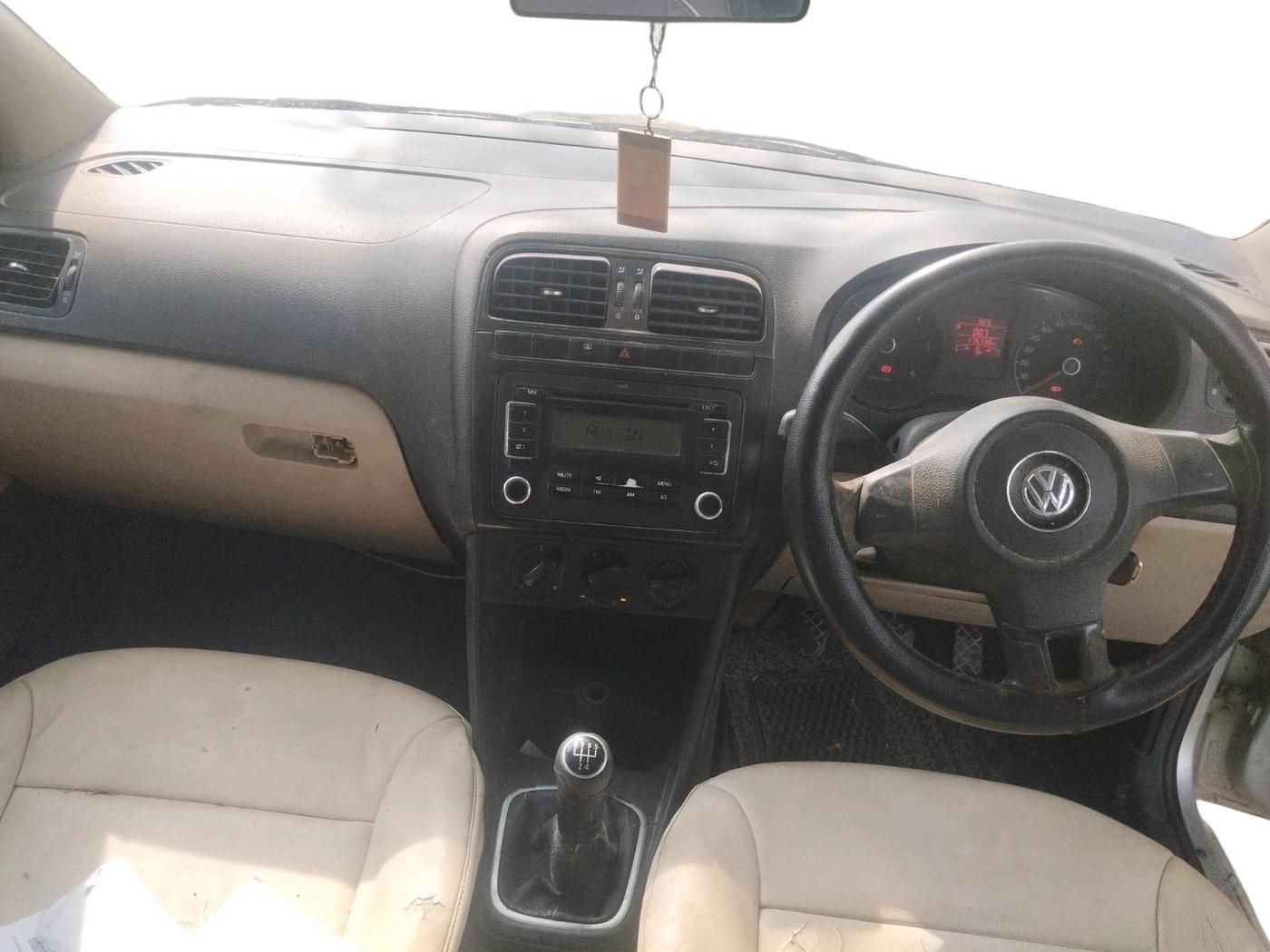 2013 Volkswagen Polo COMFORTLINE 1.2L, Diesel, Manual, 1,75,738 km, interior