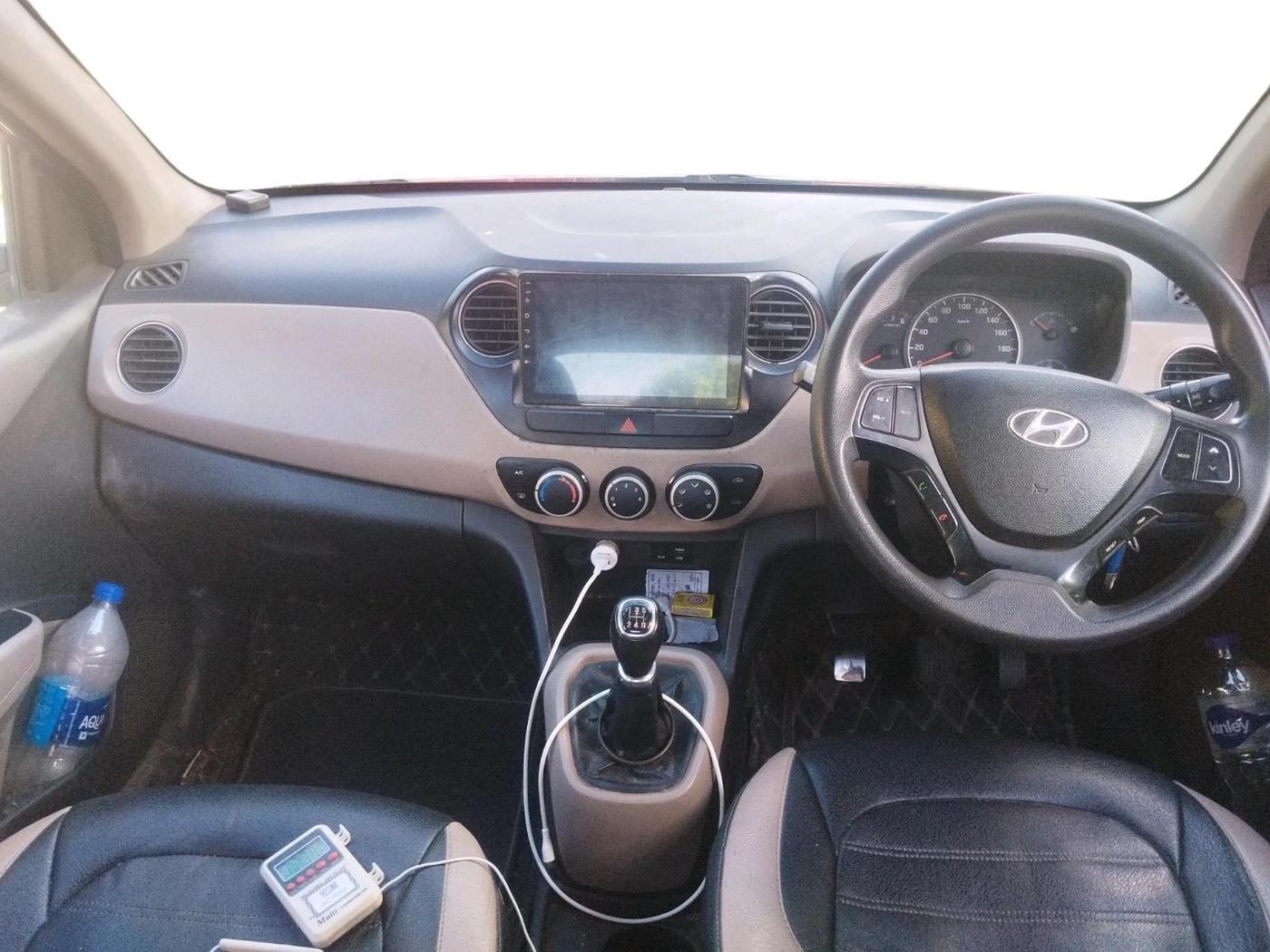 2016 Hyundai Grand i10 SPORTZ 1.2 KAPPA VTVT, Petrol, Manual, 1,69,678 km, interior