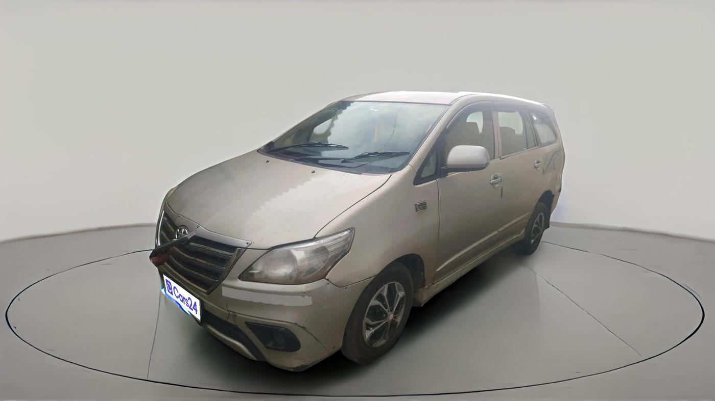2014 Toyota Innova 2.5 GX 8 STR, Diesel, Manual, 2,60,205 km, exterior
