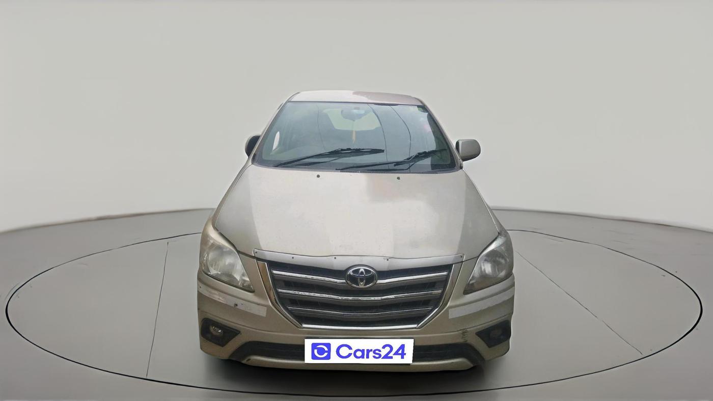 2014 Toyota Innova 2.5 GX 8 STR, Diesel, Manual, 2,60,205 km, exterior