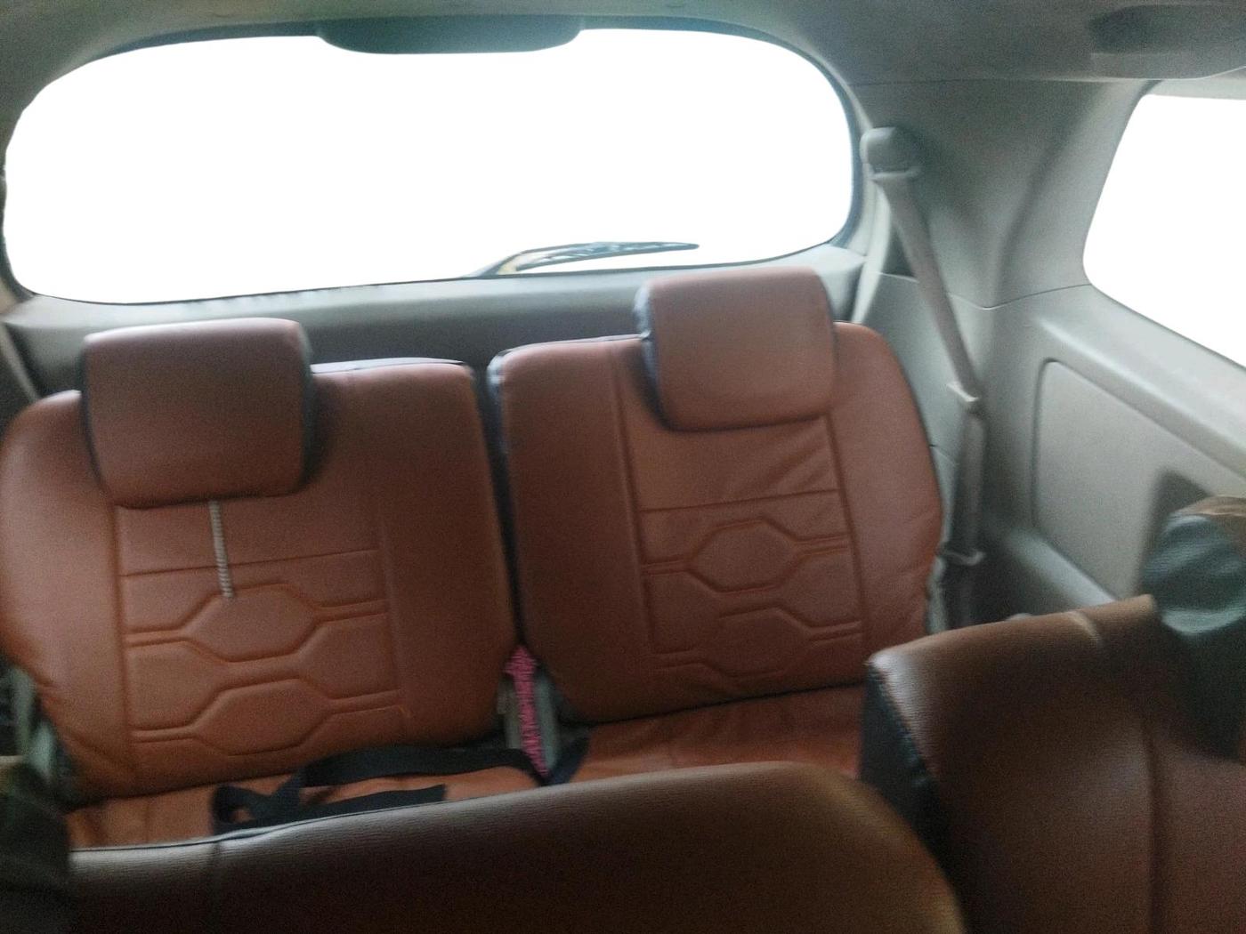 2014 Toyota Innova 2.5 GX 8 STR, Diesel, Manual, 2,60,205 km, interior