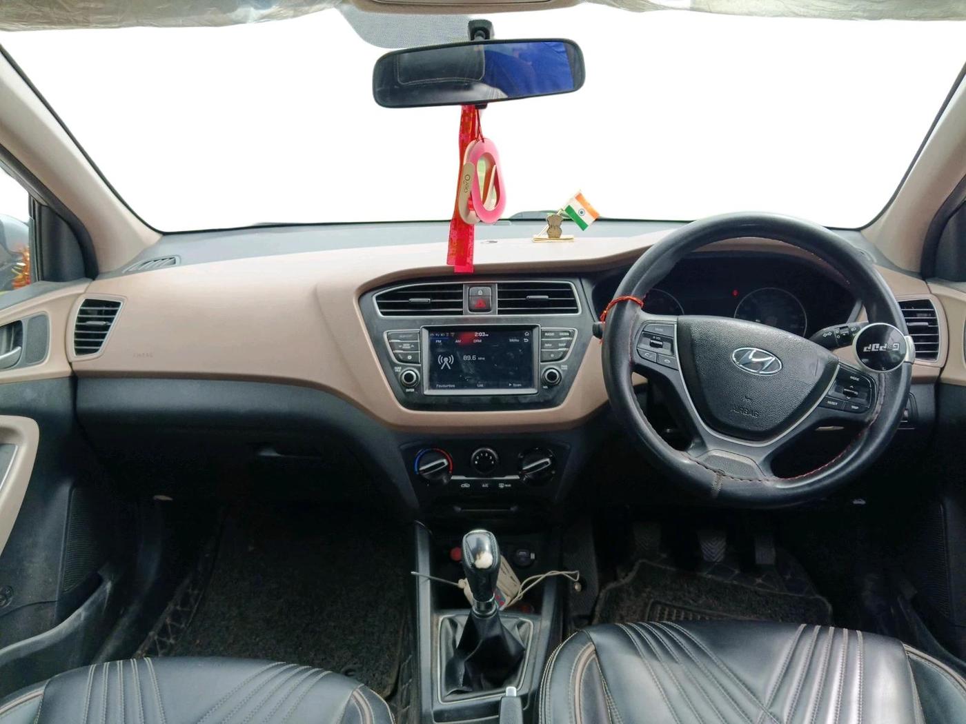 2019 Hyundai Elite i20 SPORTZ PLUS 1.2, CNG, Manual, 1,07,770 km, interior