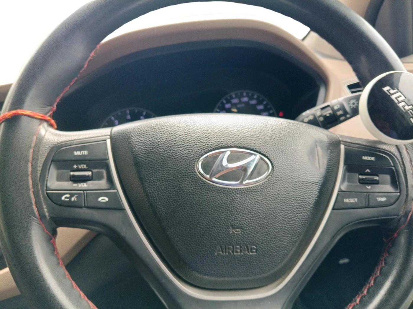 2019 Hyundai Elite i20 SPORTZ PLUS 1.2, CNG, Manual, 1,07,770 km, interior
