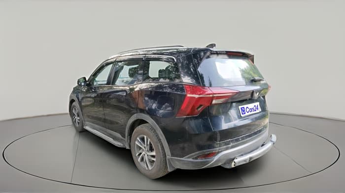 2023 Mahindra XUV700 AX 5 D AT 7 STR, Diesel, Automatic, 1,00,562 km, exterior