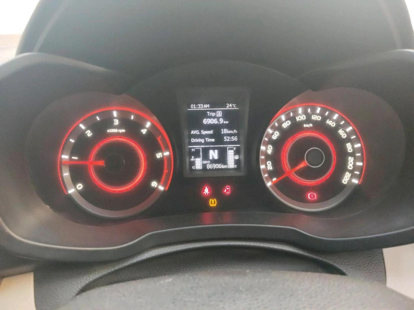 2019 Mahindra XUV300 W8 (O) 1.5 DIESEL, Diesel, Manual, 86,906 km, interior
