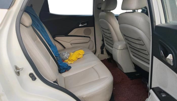 2019 Mahindra XUV300 W8 (O) 1.5 DIESEL, Diesel, Manual, 86,906 km, interior