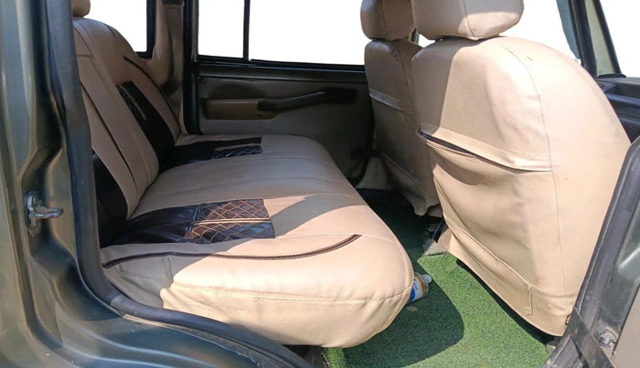 2013 Mahindra Bolero SLX BS IV, Diesel, Manual, 1,98,329 km, interior