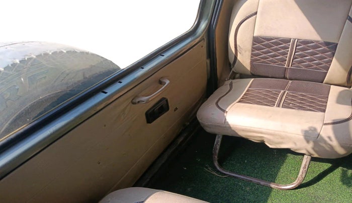 2013 Mahindra Bolero SLX BS IV, Diesel, Manual, 1,98,329 km, interior