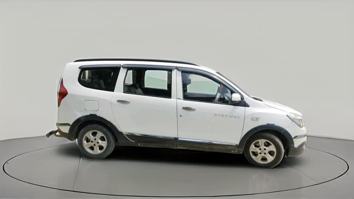 2017 Renault Lodgy 85 PS RXL STEPWAY 8 STR, Diesel, Manual, 1,20,000 km, exterior