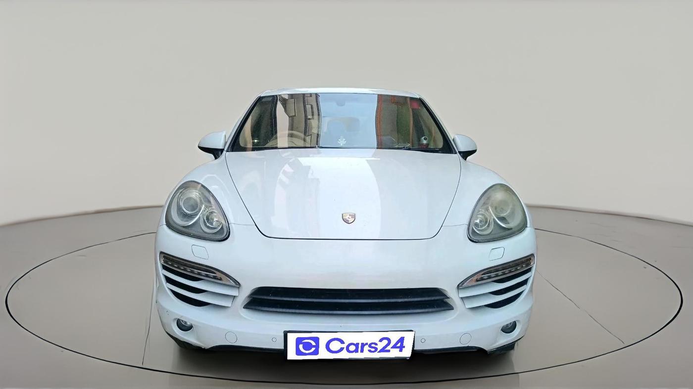 2014 Porsche Cayenne DIESEL, Diesel, Automatic, 1,30,098 km, exterior