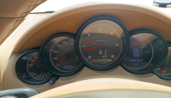 2014 Porsche Cayenne DIESEL, Diesel, Automatic, 1,30,098 km, interior