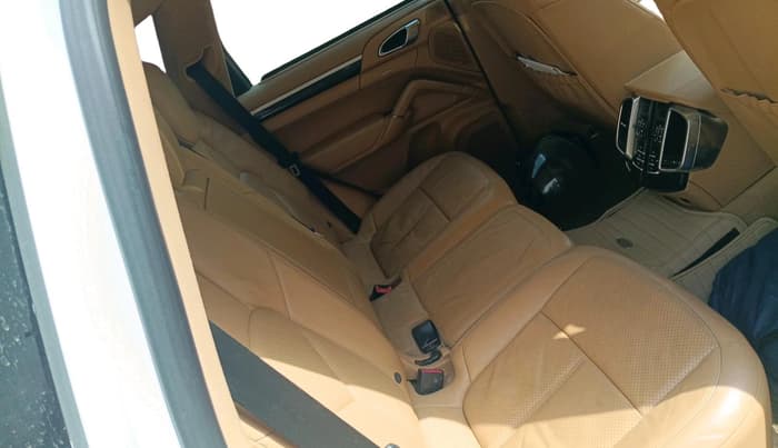 2014 Porsche Cayenne DIESEL, Diesel, Automatic, 1,30,098 km, interior