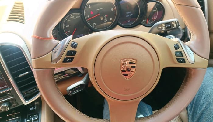 2014 Porsche Cayenne DIESEL, Diesel, Automatic, 1,30,098 km, interior