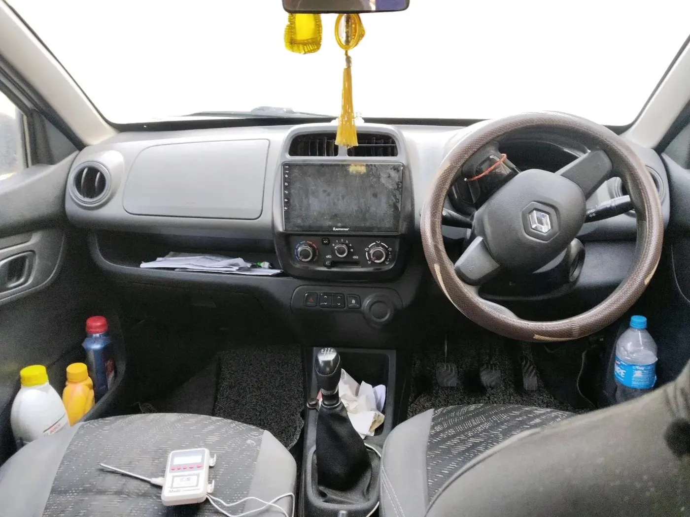 2017 Renault Kwid STD, Petrol, Manual, 90,625 km, interior